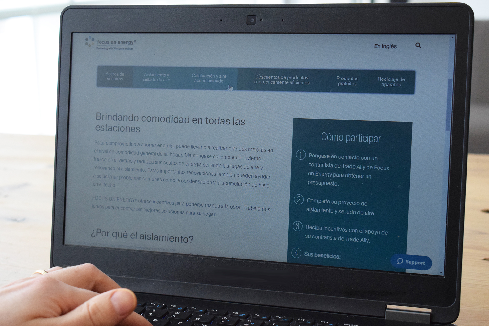 Image of a laptop in use with the focusonenergy.com/español page.